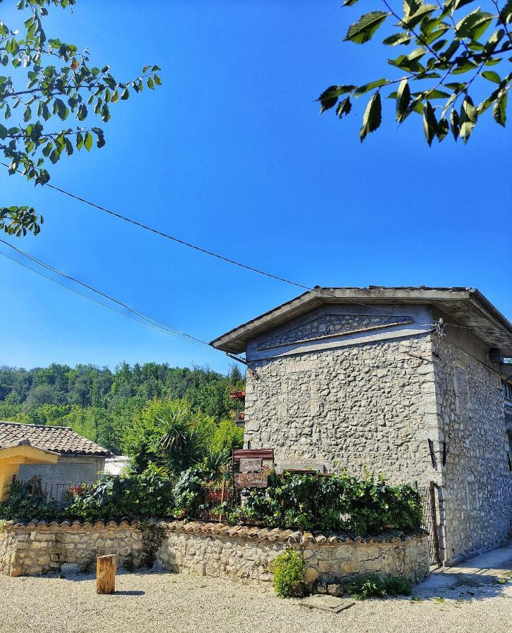 Casale Dei Ricordi Bed & Breakfast Arce Eksteriør bilde