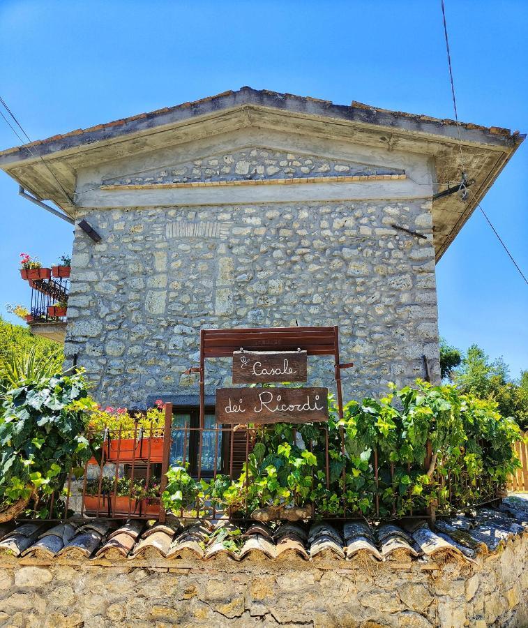 Casale Dei Ricordi Bed & Breakfast Arce Eksteriør bilde